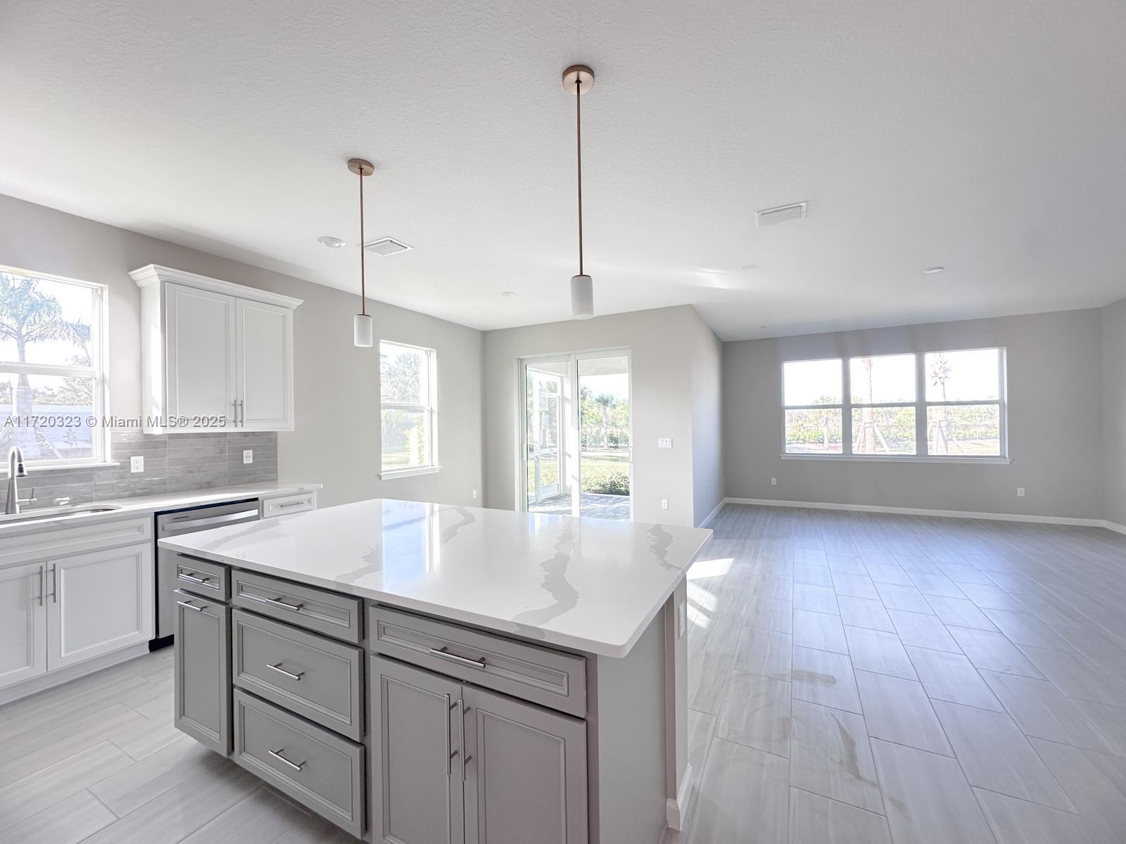 4545 Nautilus Cir Property Photo 17