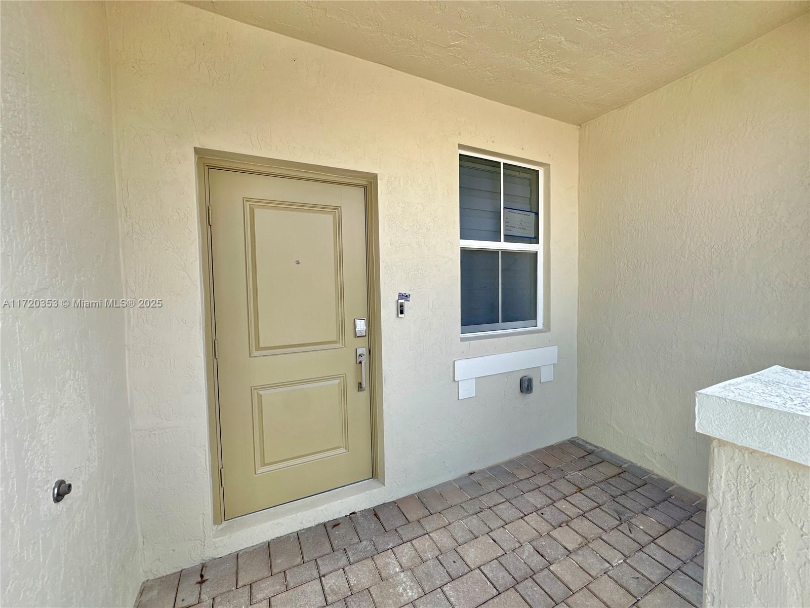 2867 Se 25th Ter . Property Photo 6