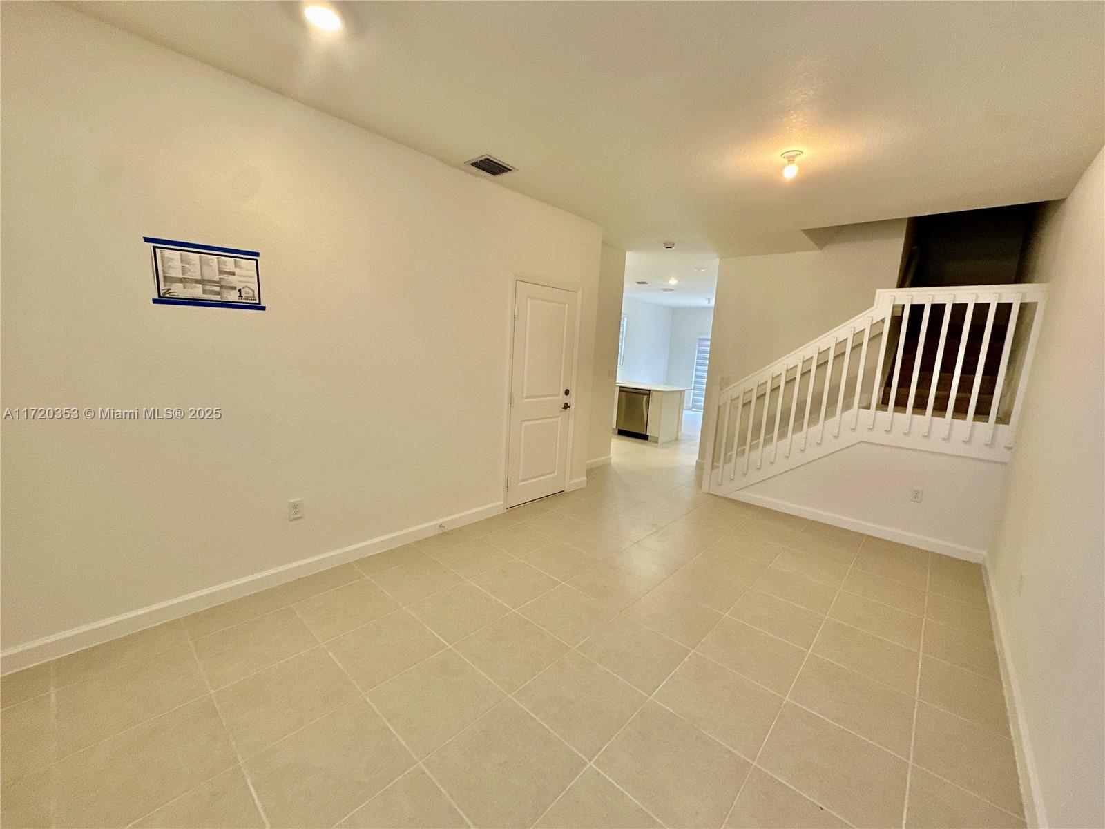 2867 Se 25th Ter . Property Photo 18