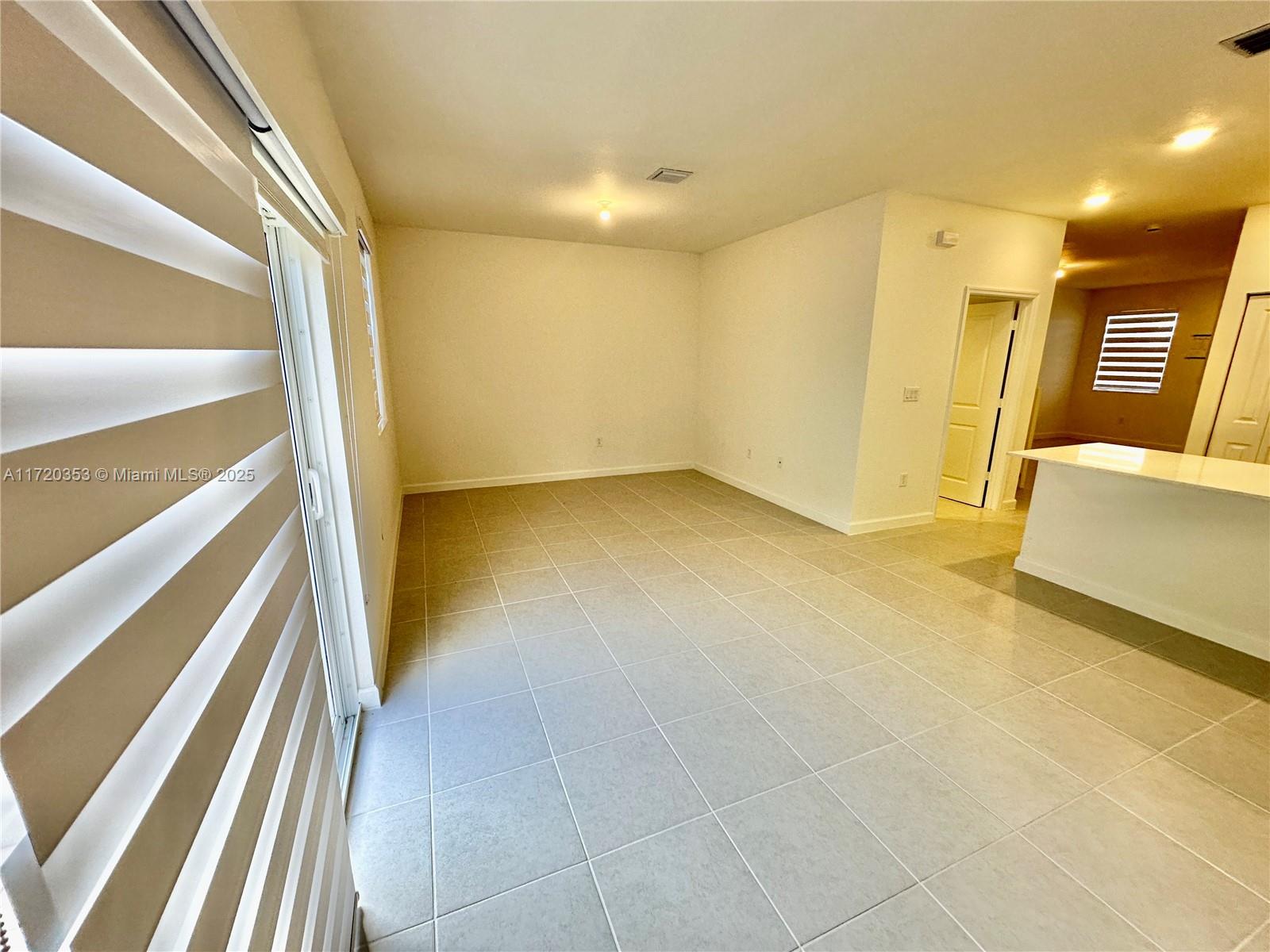 2867 Se 25th Ter . Property Photo 23