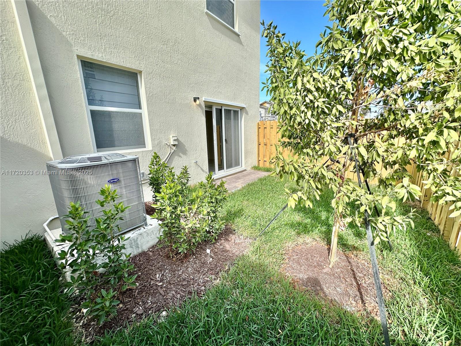2867 Se 25th Ter . Property Photo 28