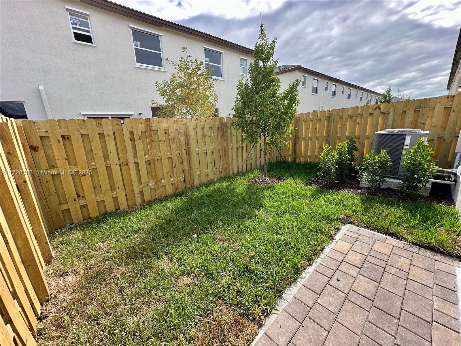 2867 Se 25th Ter . Property Photo 29