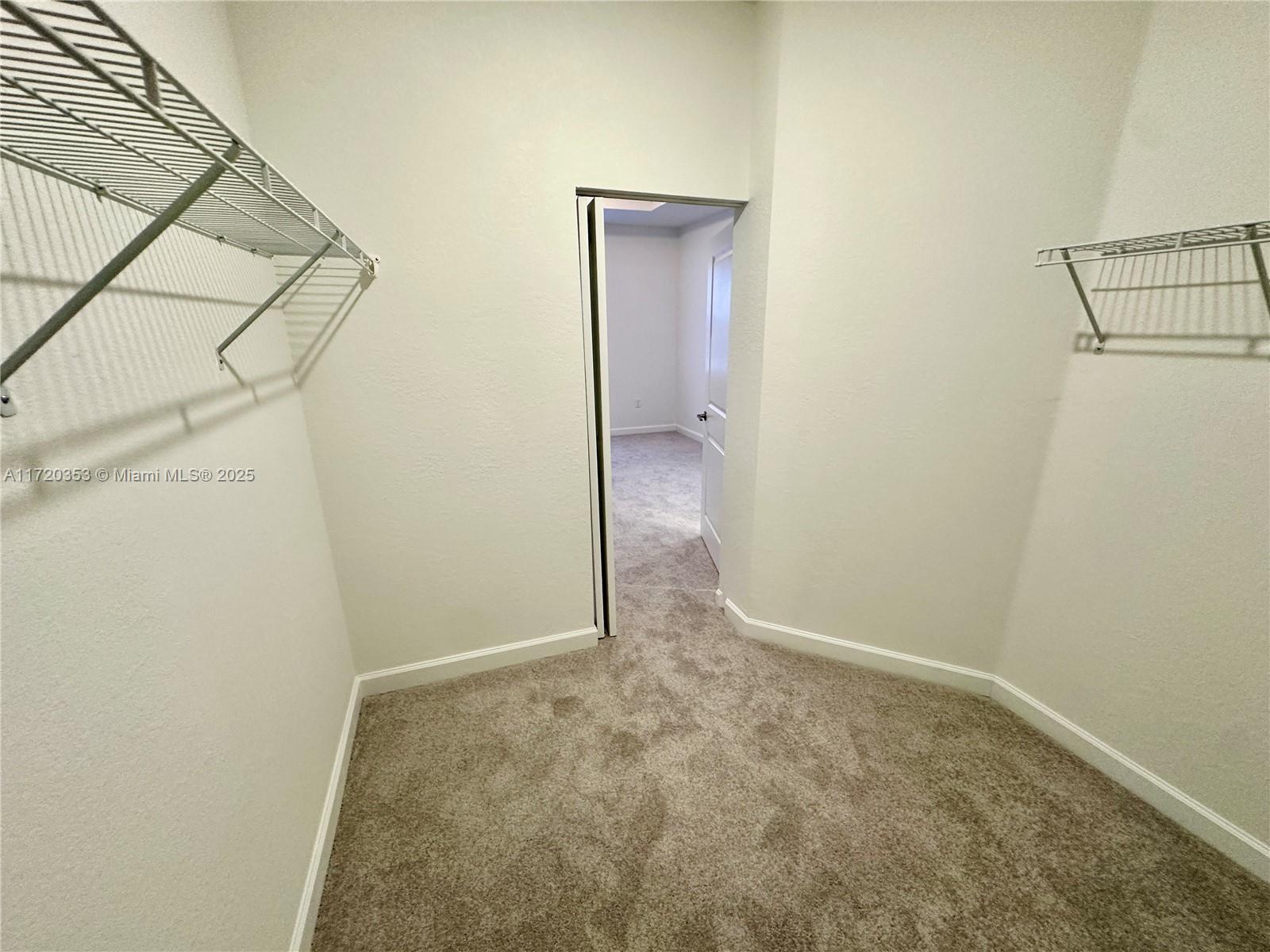 2867 Se 25th Ter . Property Photo 36