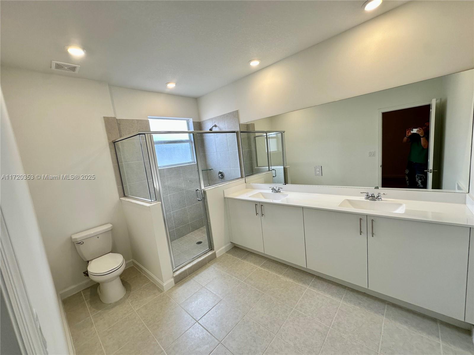 2867 Se 25th Ter . Property Photo 37