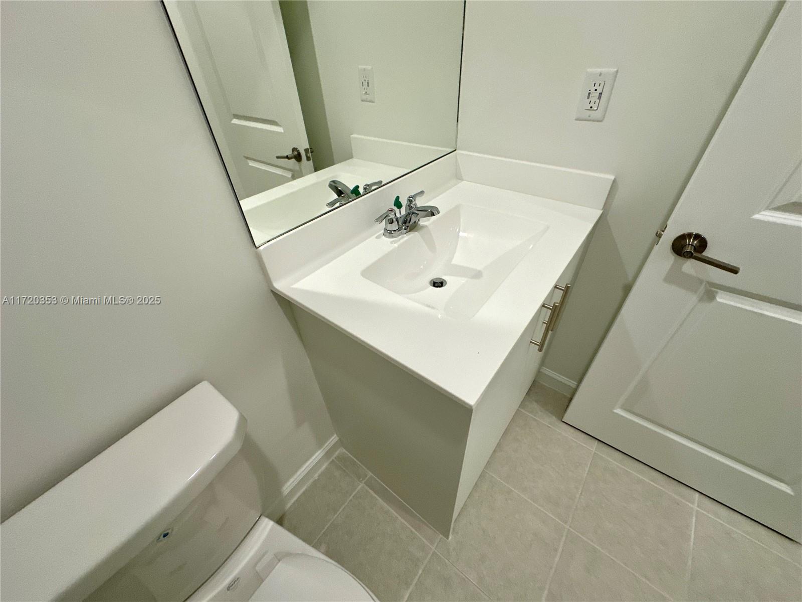 2867 Se 25th Ter . Property Photo 44