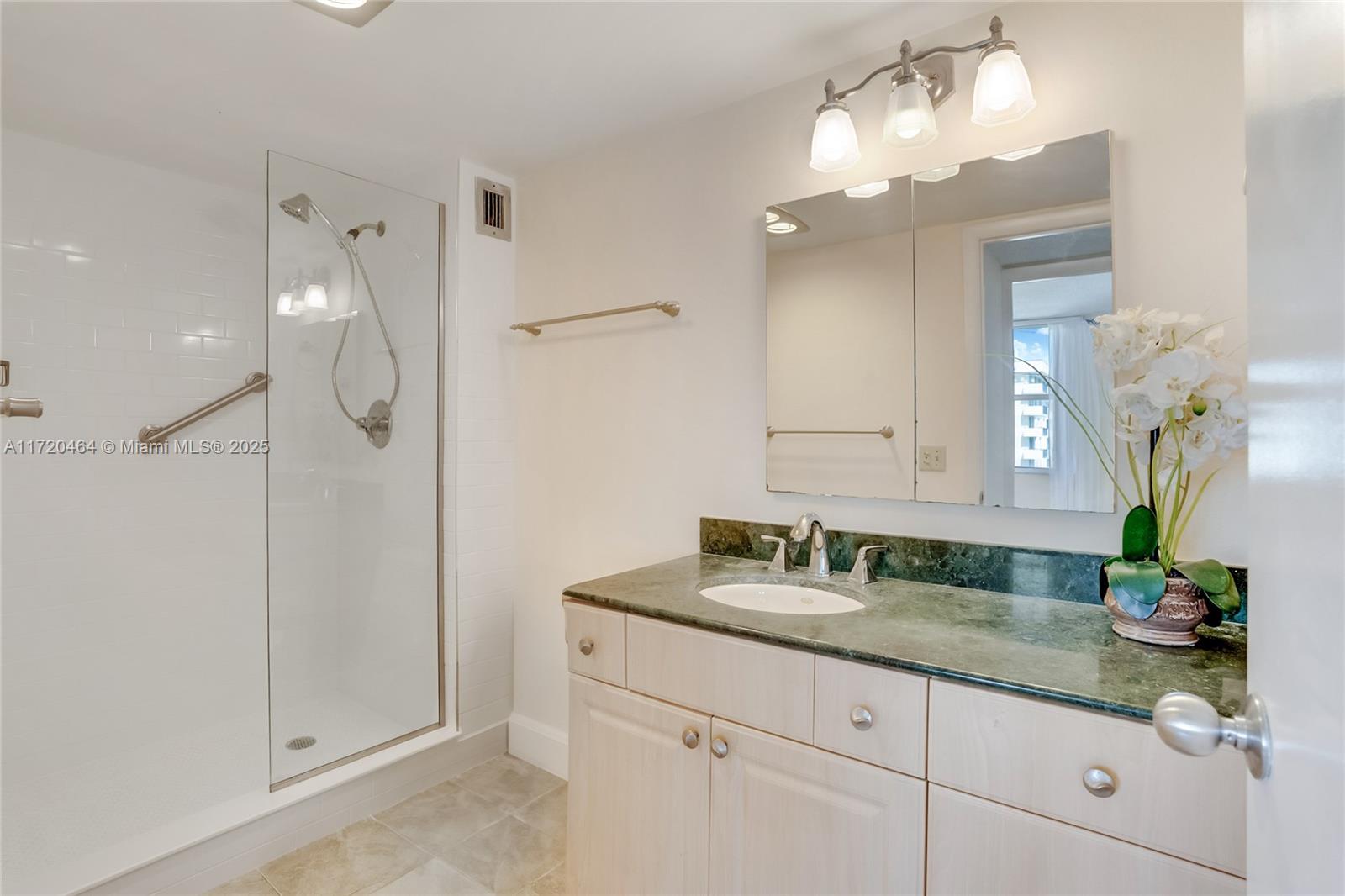 2000 S Ocean Blvd 12n Property Photo 18