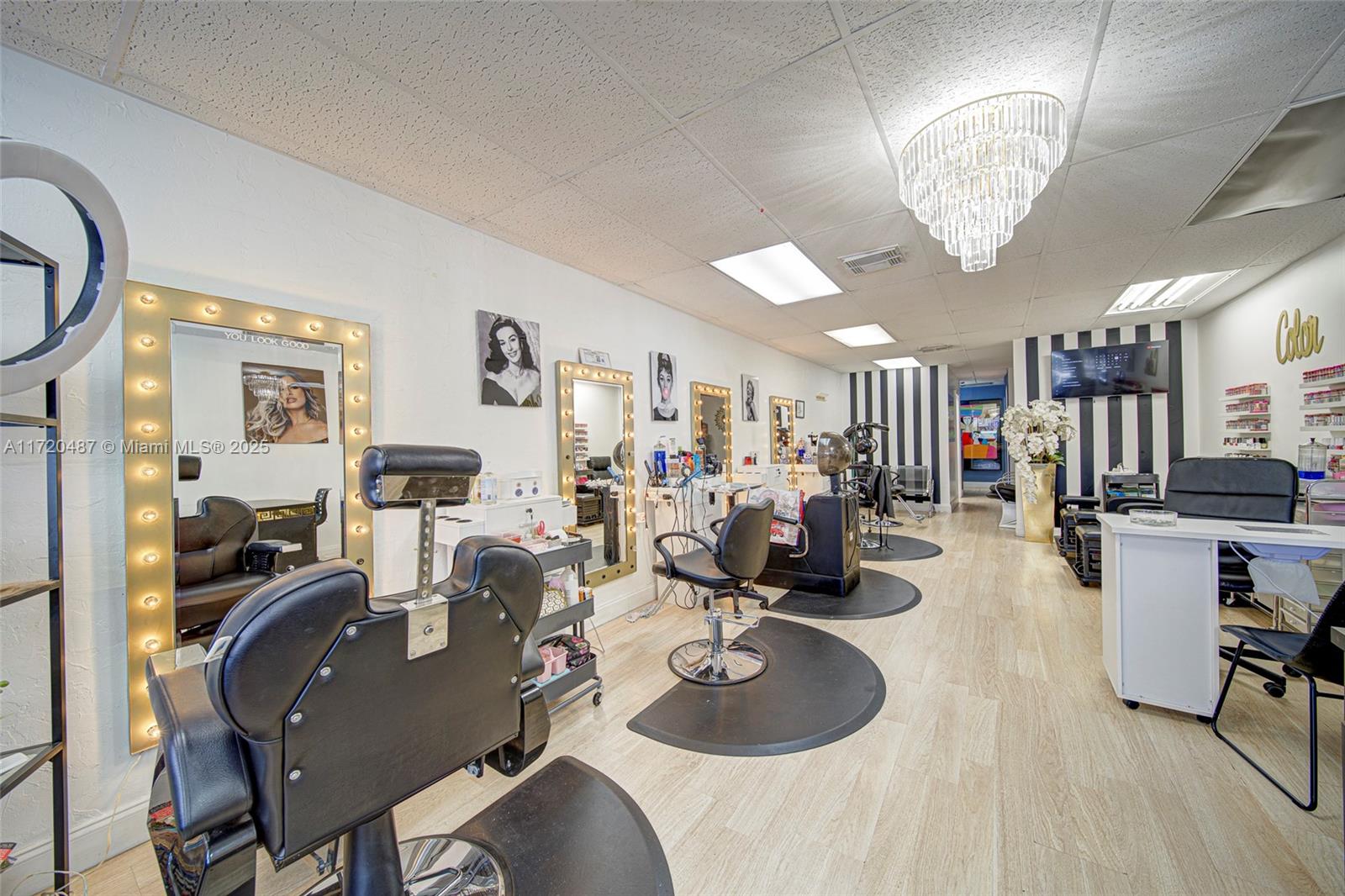 Full-service Beauty Salon For Sale In Westchester Property Photo 1
