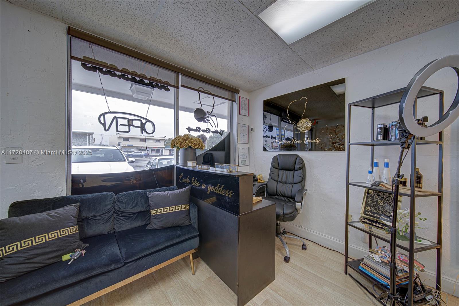 Full-service Beauty Salon For Sale In Westchester Property Photo 5