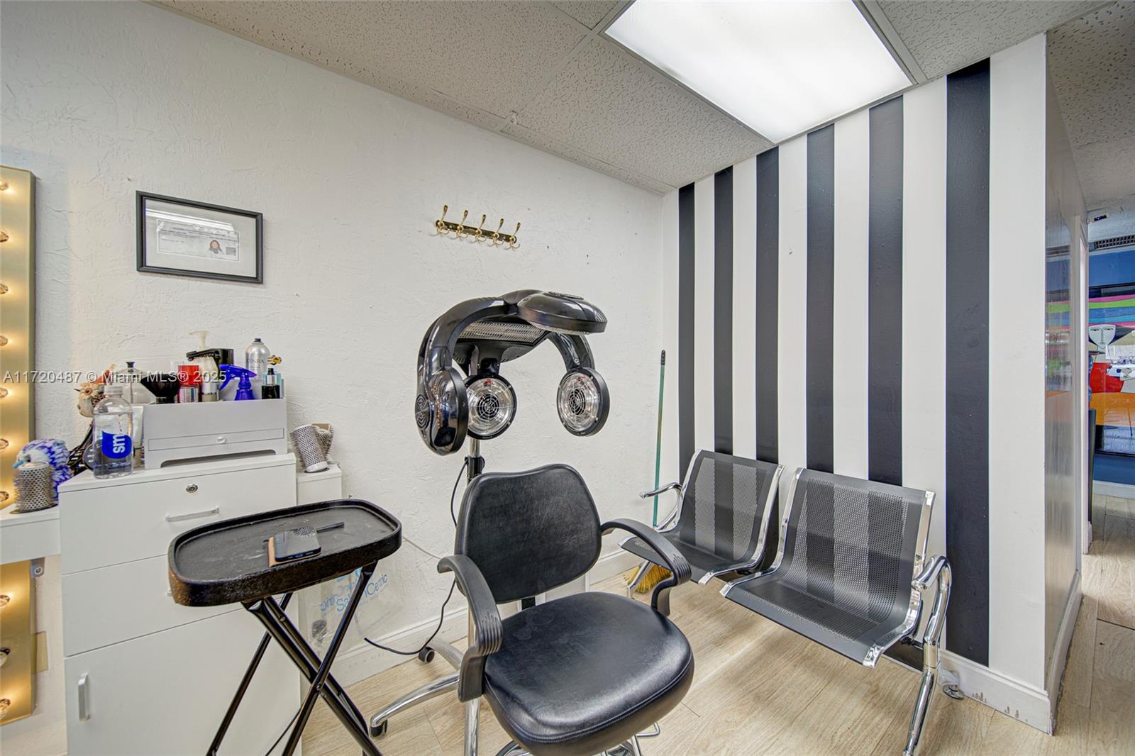 Full-service Beauty Salon For Sale In Westchester Property Photo 8