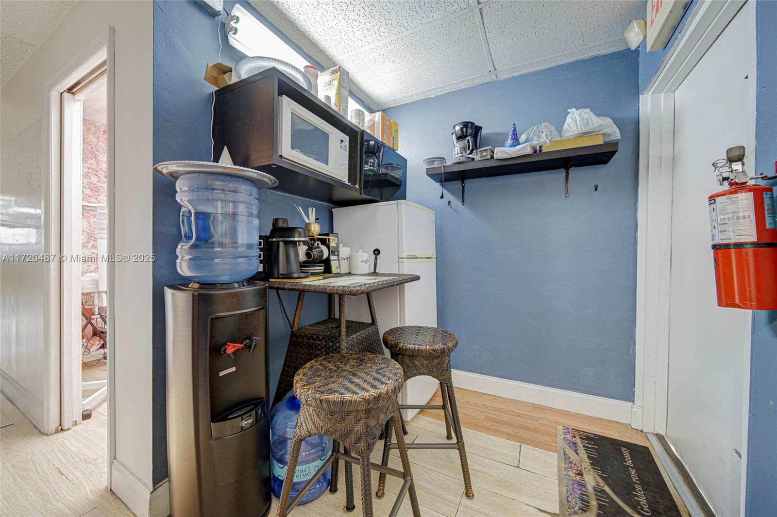 Full-service Beauty Salon For Sale In Westchester Property Photo 13