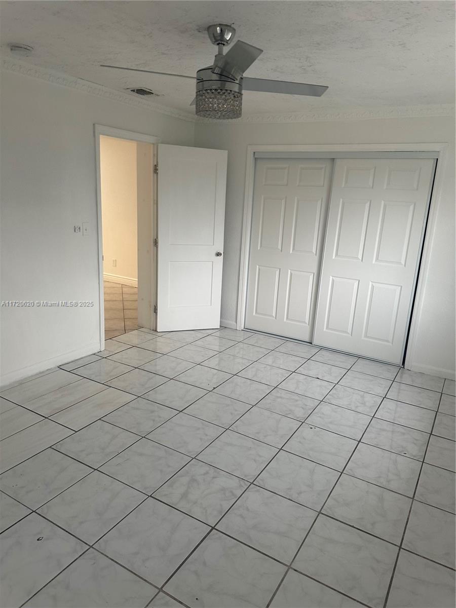 2601 Nw 22nd St Property Photo 6