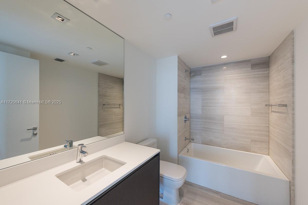 1451 Brickell Ave 2103 Property Photo 11