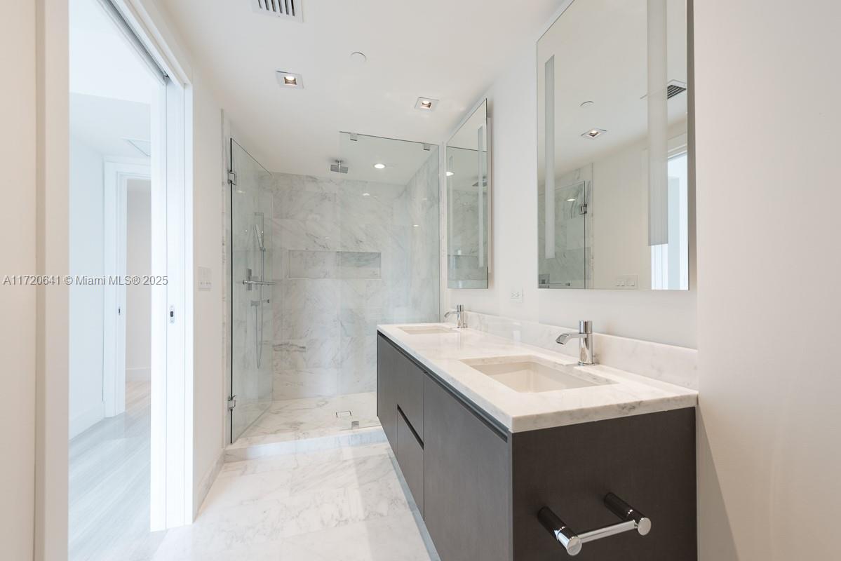 1451 Brickell Ave 2103 Property Photo 16