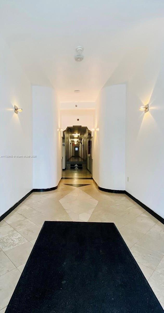 3710 Collins Ave N-200 Property Photo 2