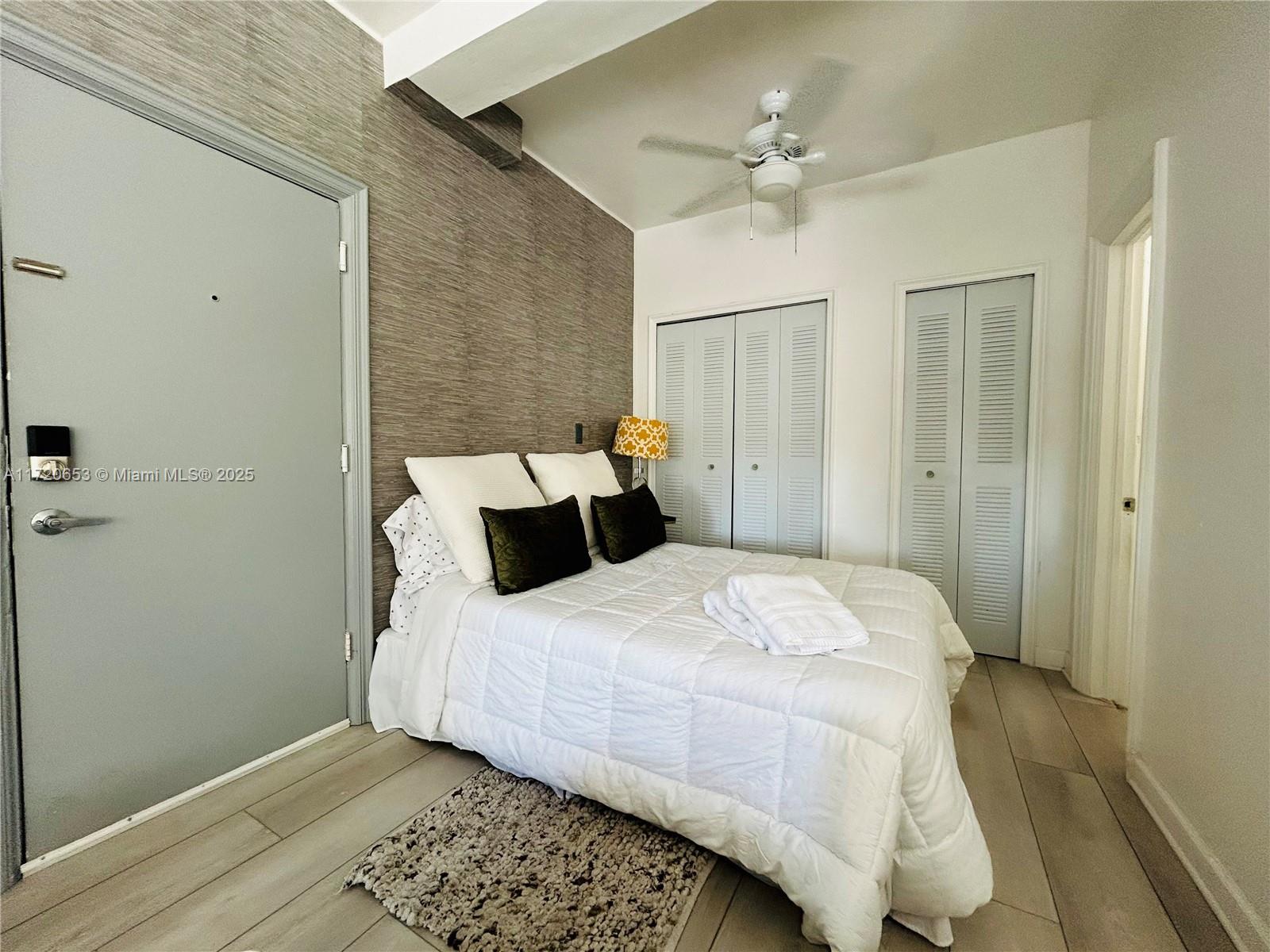 3710 Collins Ave N-200 Property Photo 8