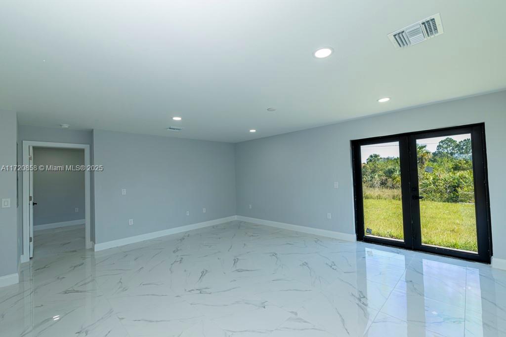 1302 Hibiscus Ave Property Photo 3