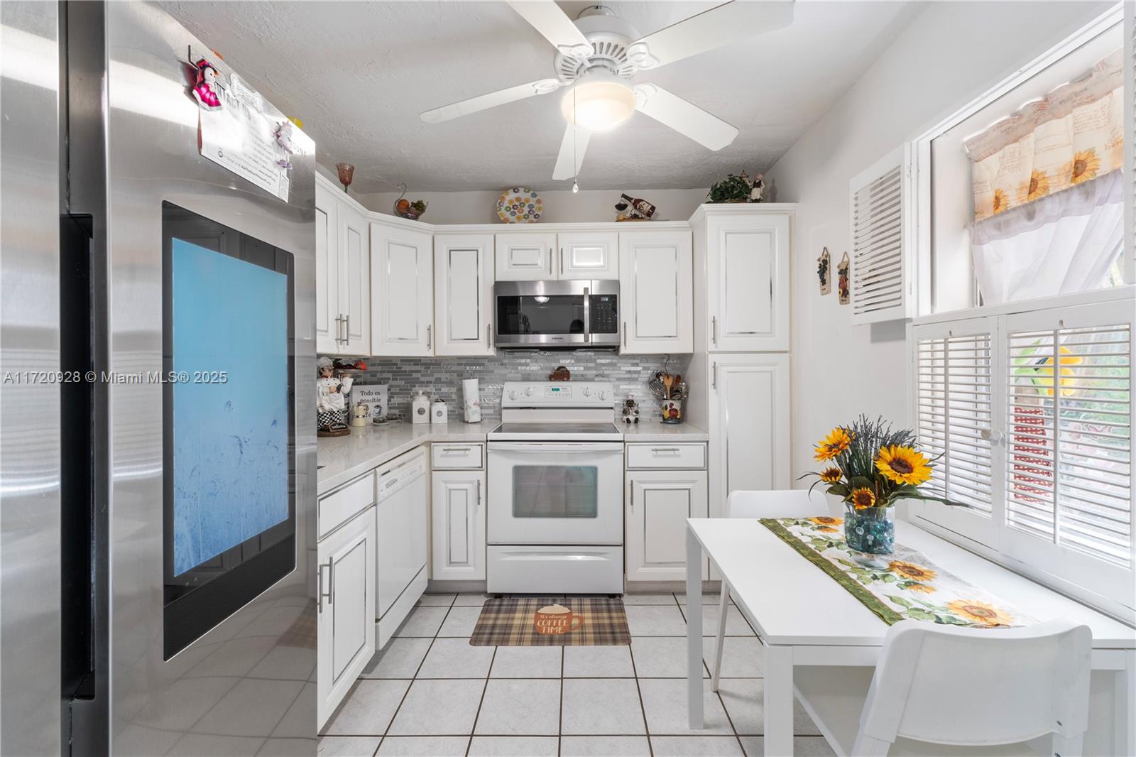 2871 Somerset Dr 102 Property Photo 1