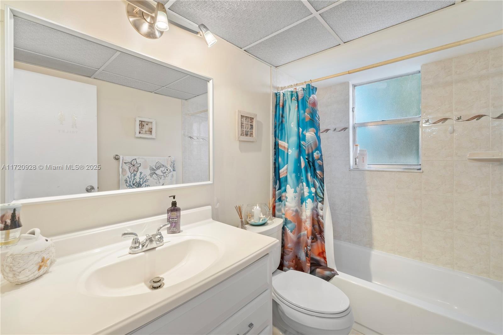 2871 Somerset Dr 102 Property Photo 7