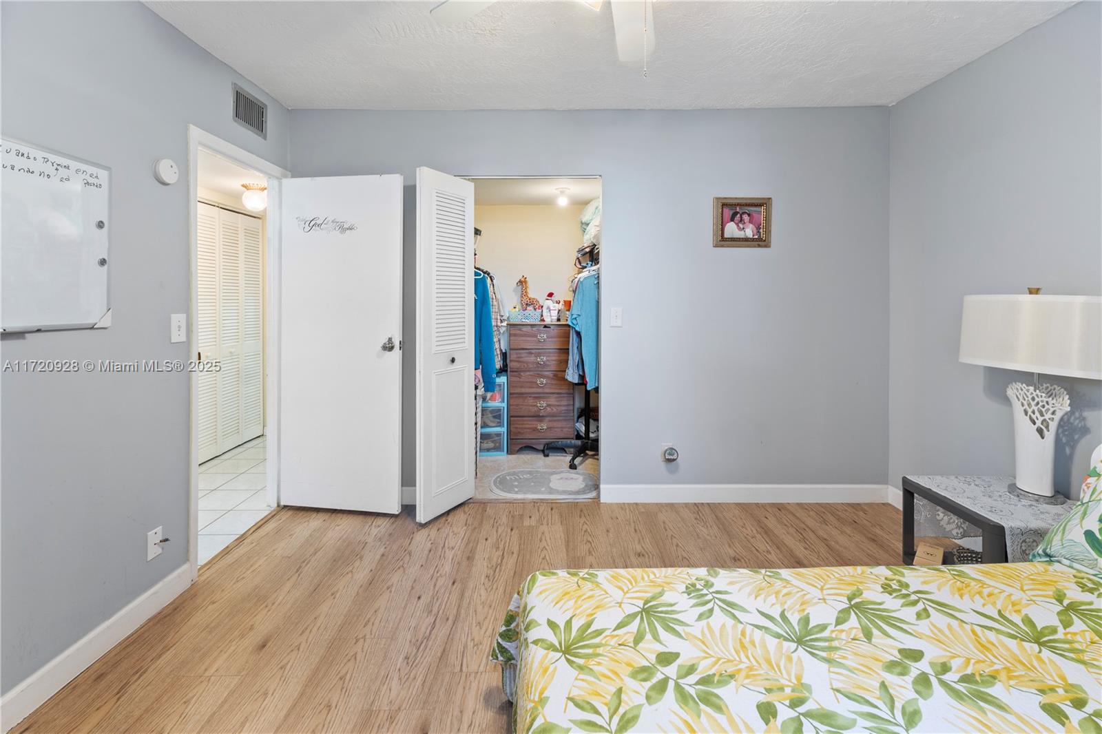 2871 Somerset Dr 102 Property Photo 13
