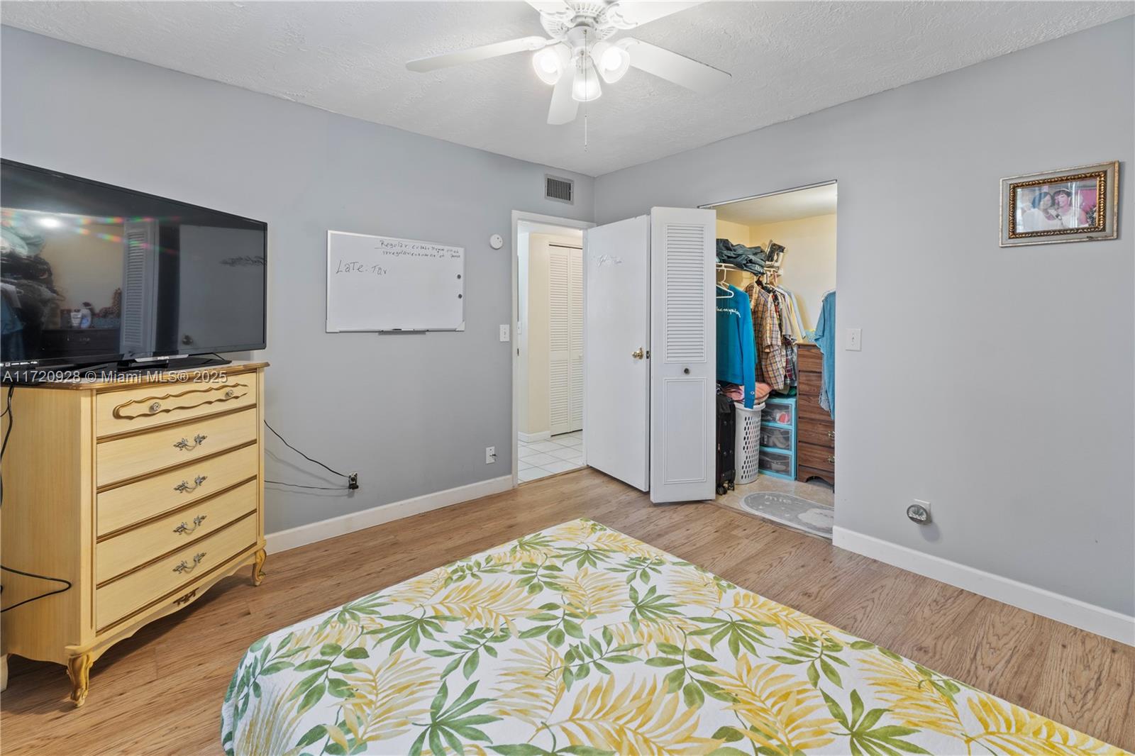 2871 Somerset Dr 102 Property Photo 15