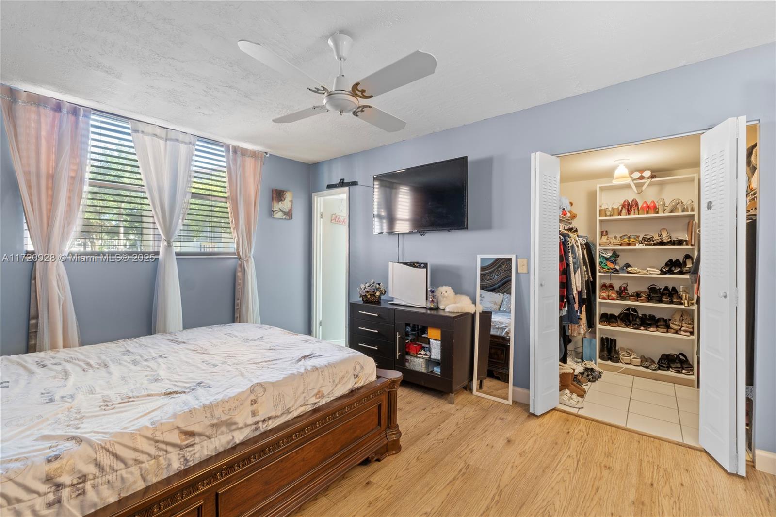 2871 Somerset Dr 102 Property Photo 22