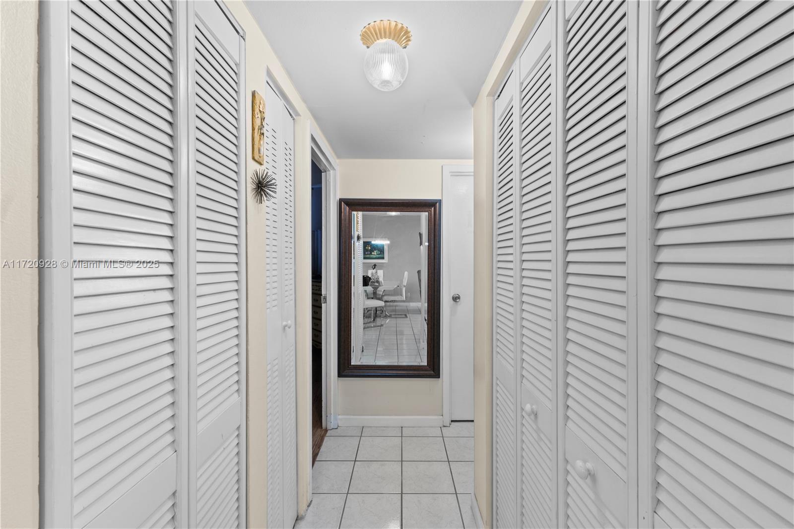 2871 Somerset Dr 102 Property Photo 23