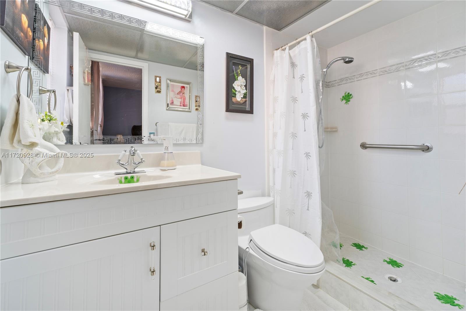 2871 Somerset Dr 102 Property Photo 25