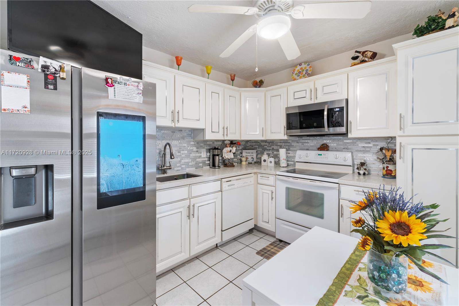 2871 Somerset Dr 102 Property Photo 35
