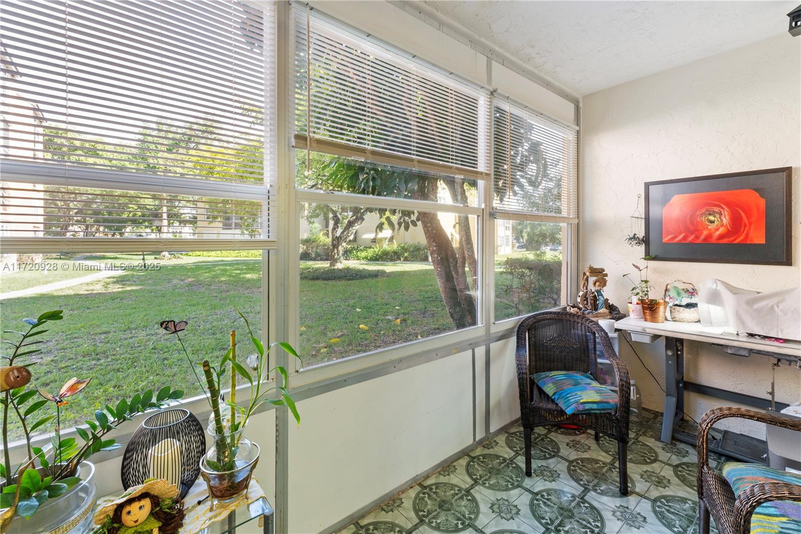 2871 Somerset Dr 102 Property Photo 38