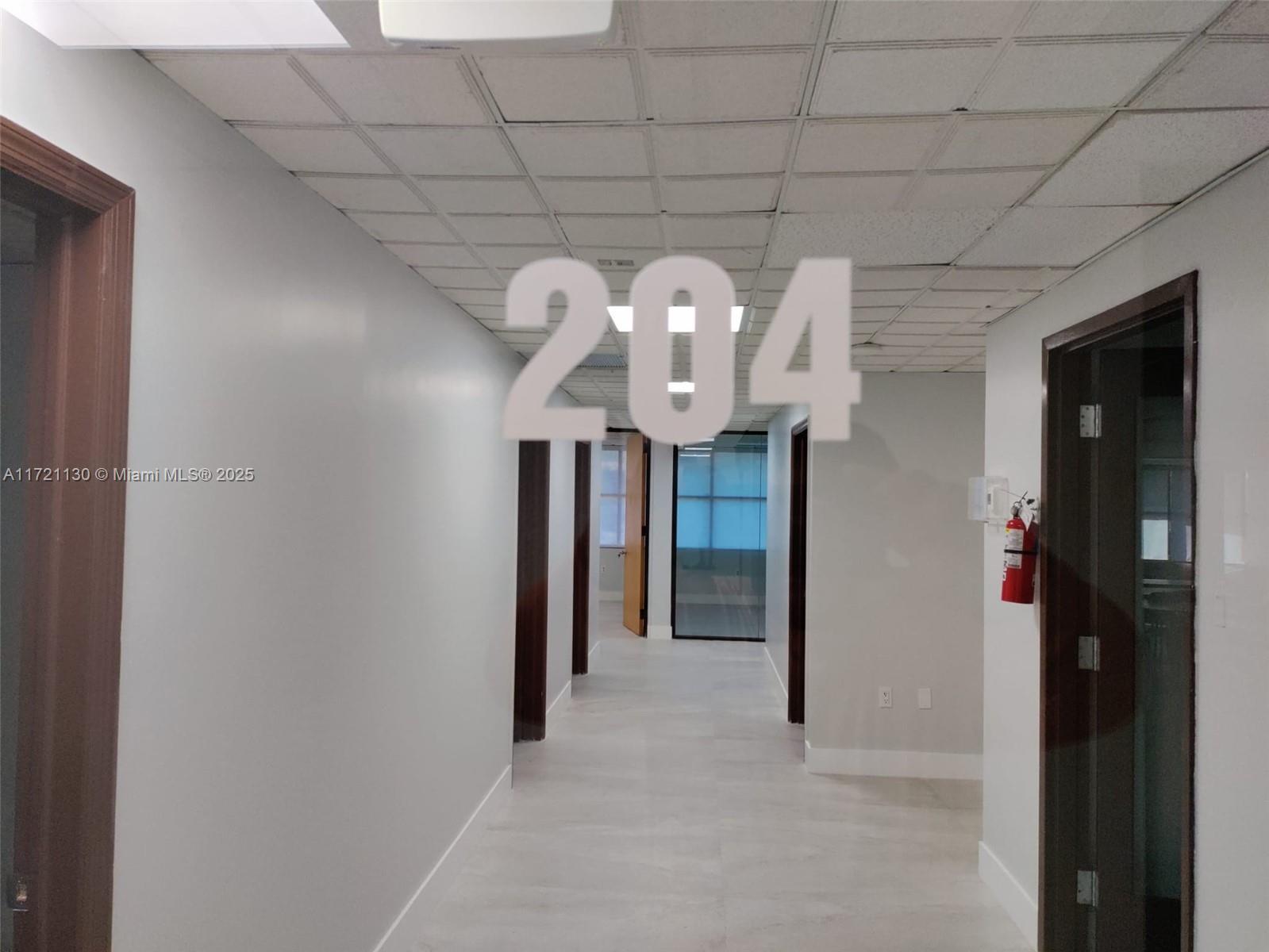 1799 W Oakland Park Blvd Property Photo 1