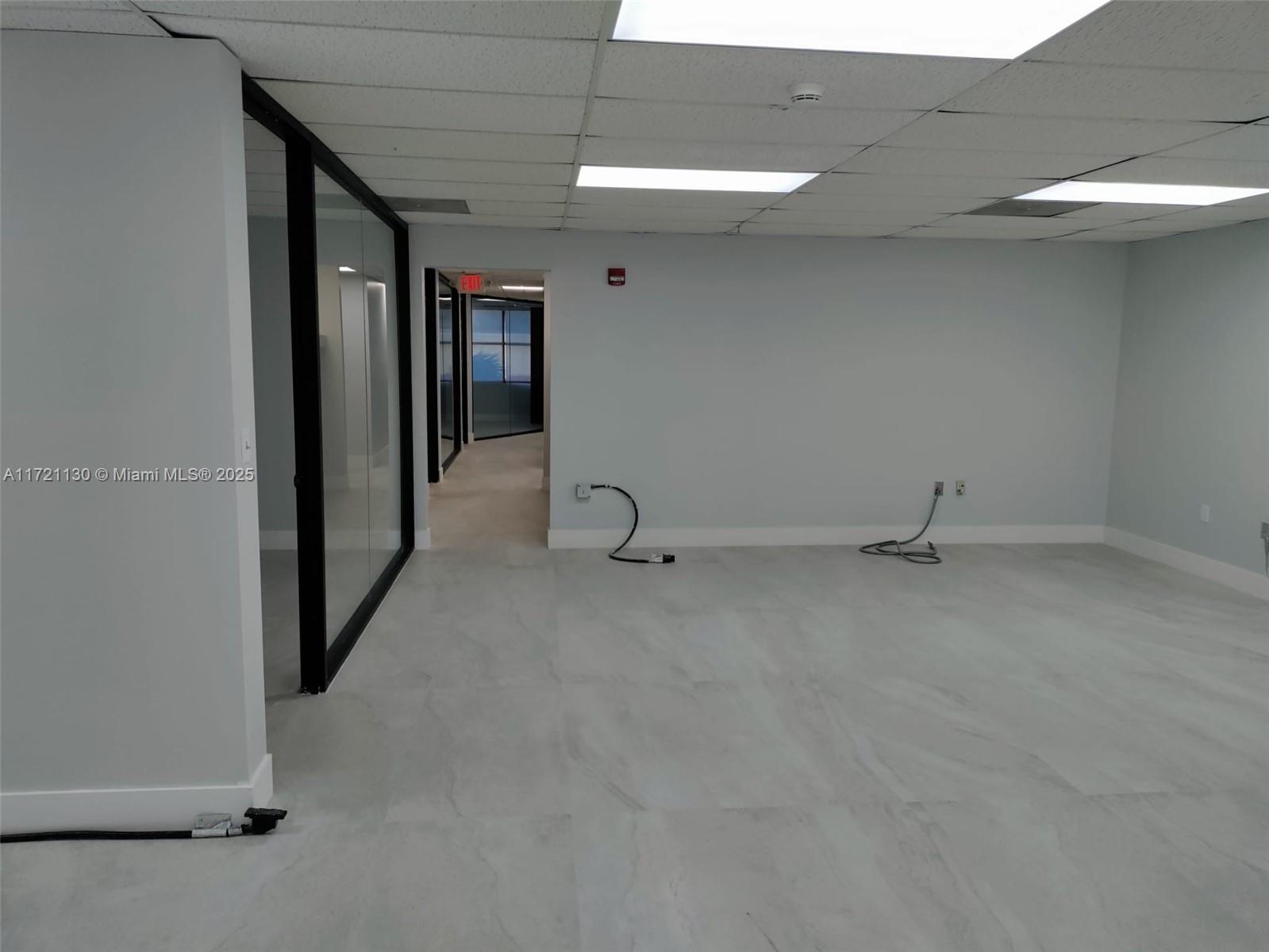 1799 W Oakland Park Blvd Property Photo 8