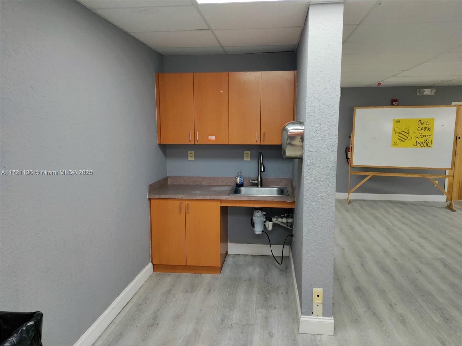 1799 W Oakland Park Blvd Property Photo 13