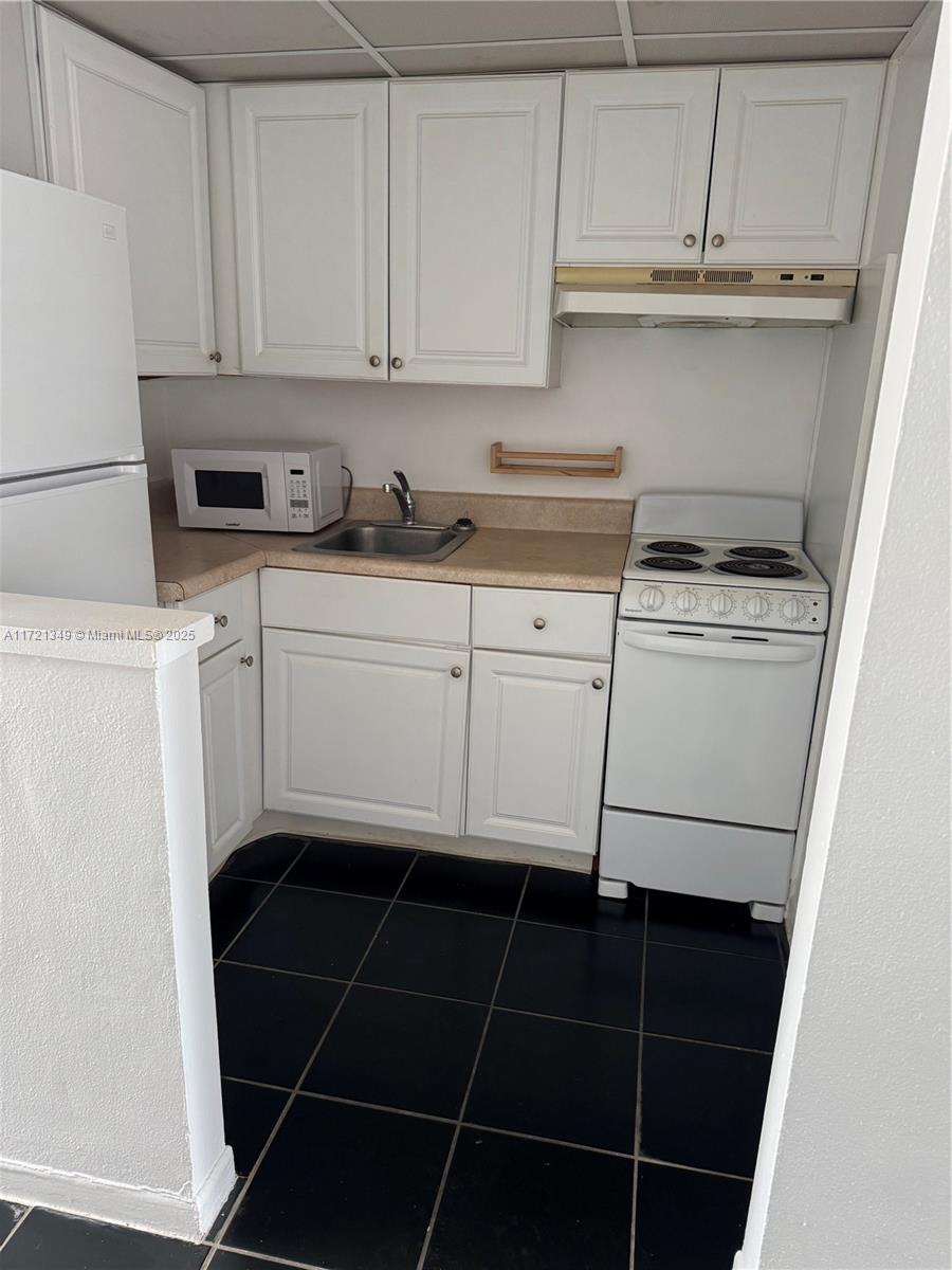 7904 West Dr 204 Property Photo 2