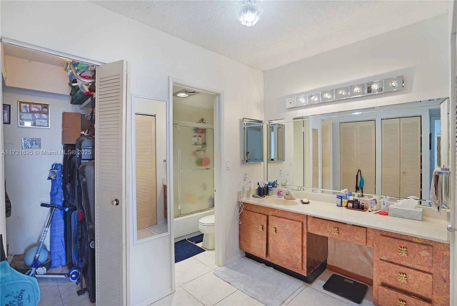 20505 E Country Club Dr 437 Property Photo 10