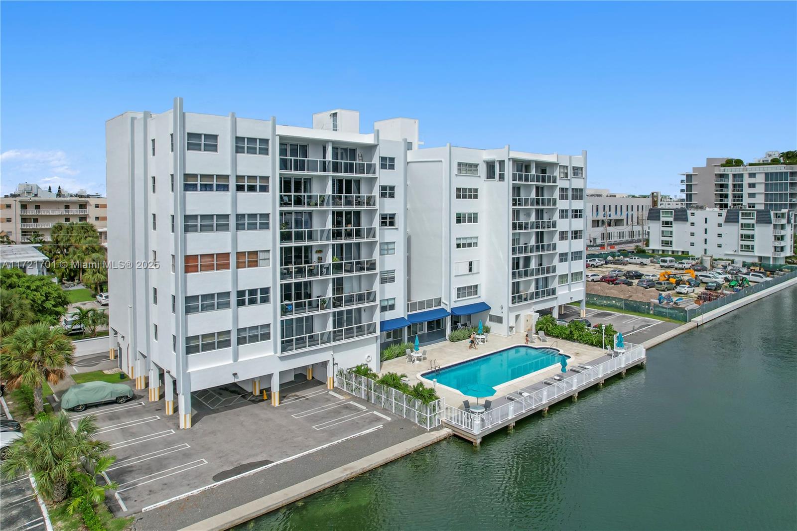 9381 E Bay Harbor Dr 401n Property Photo 2