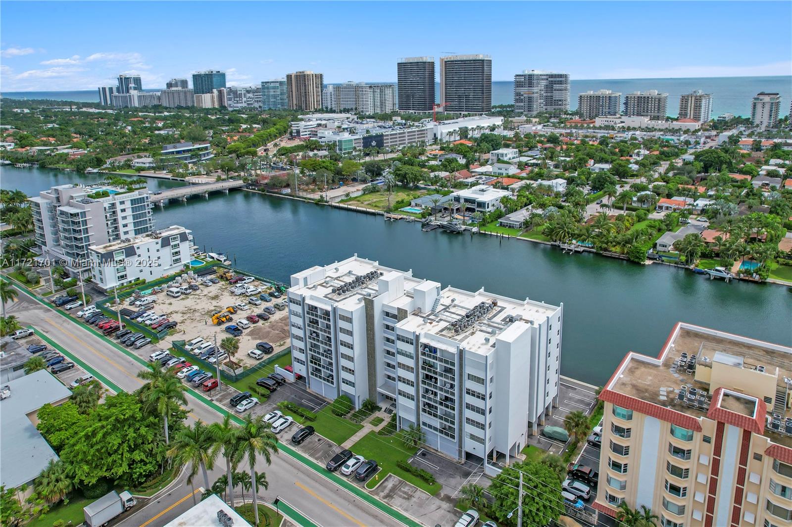 9381 E Bay Harbor Dr 401n Property Photo 4