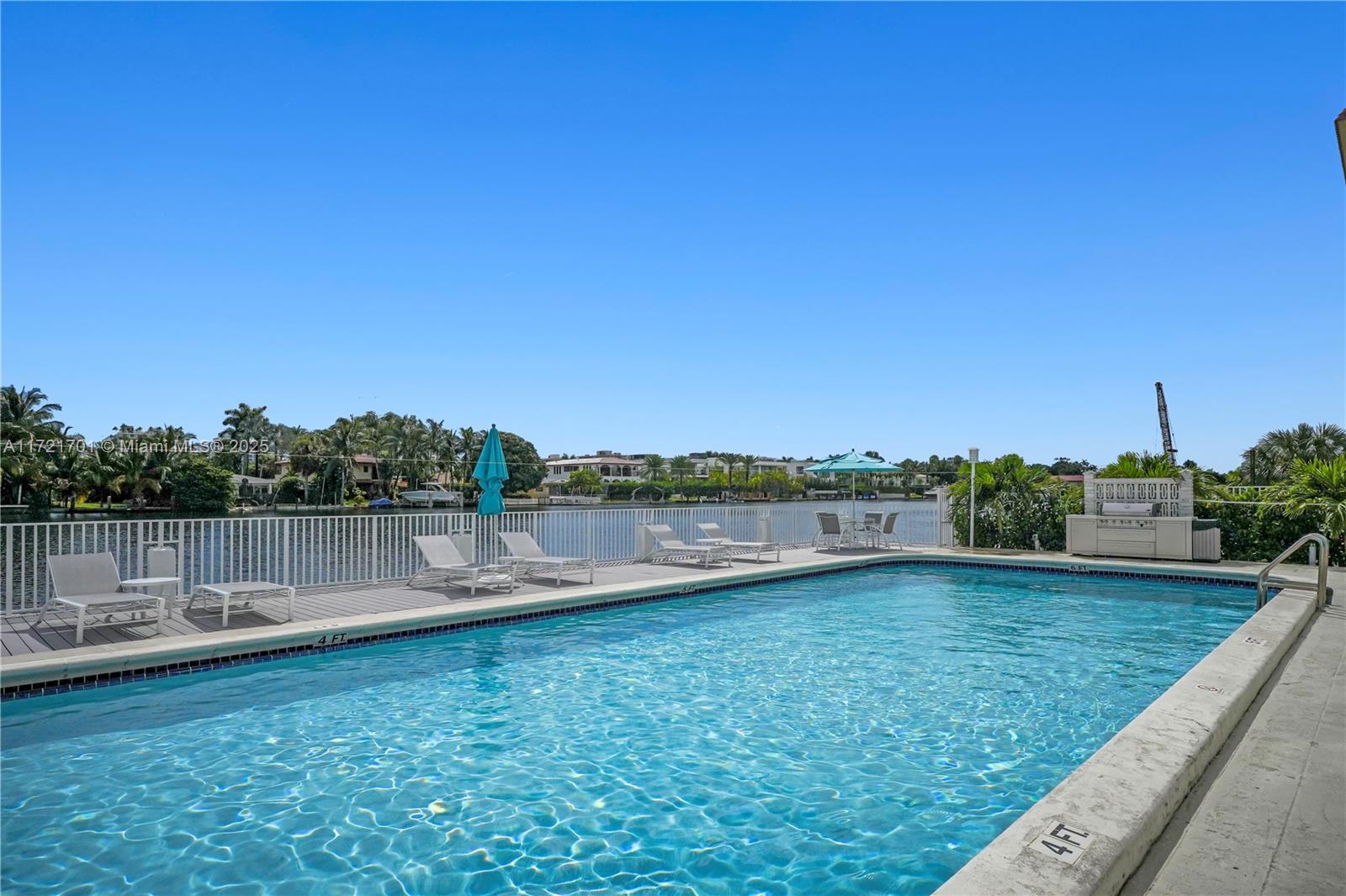 9381 E Bay Harbor Dr 401n Property Photo 8