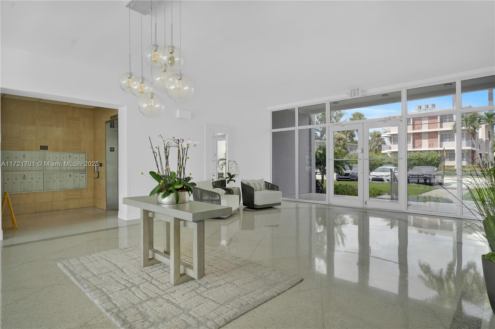 9381 E Bay Harbor Dr 401n Property Photo 14