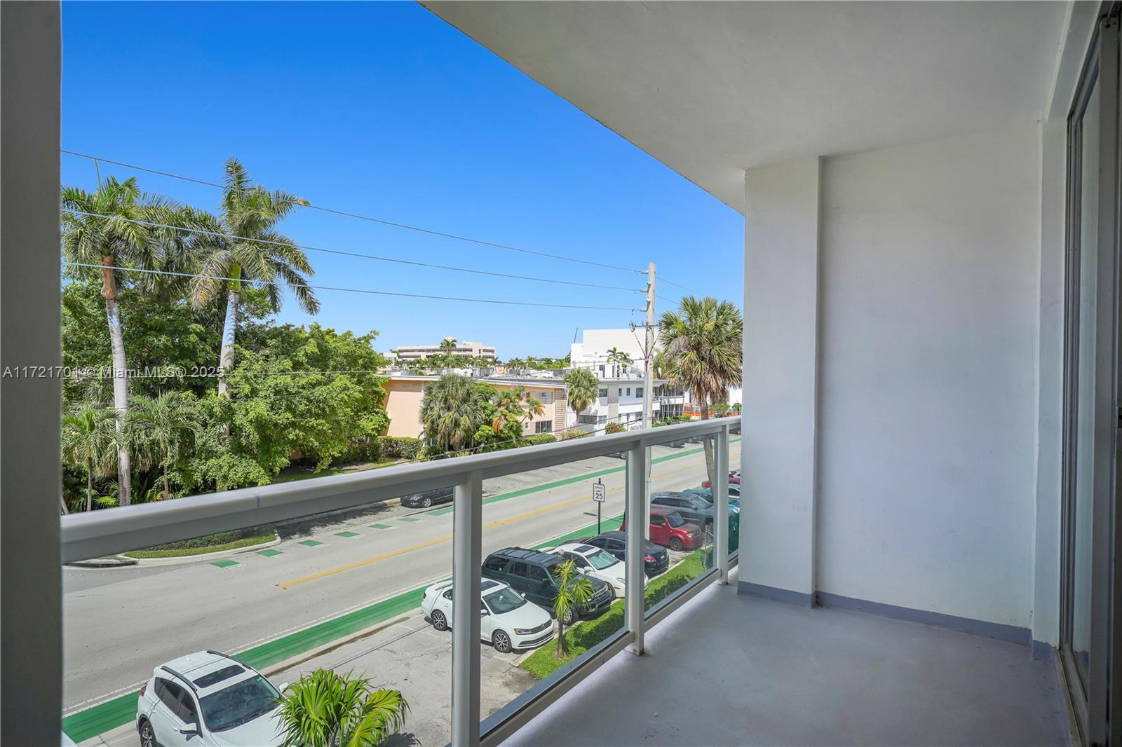 9381 E Bay Harbor Dr 401n Property Photo 16