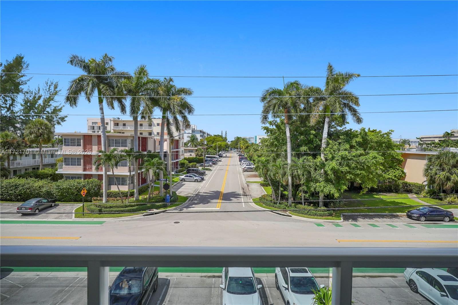 9381 E Bay Harbor Dr 401n Property Photo 18