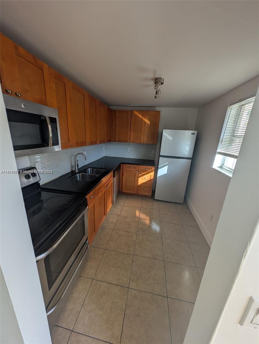 2800 NW 56th Ave B202 Property Photo 1