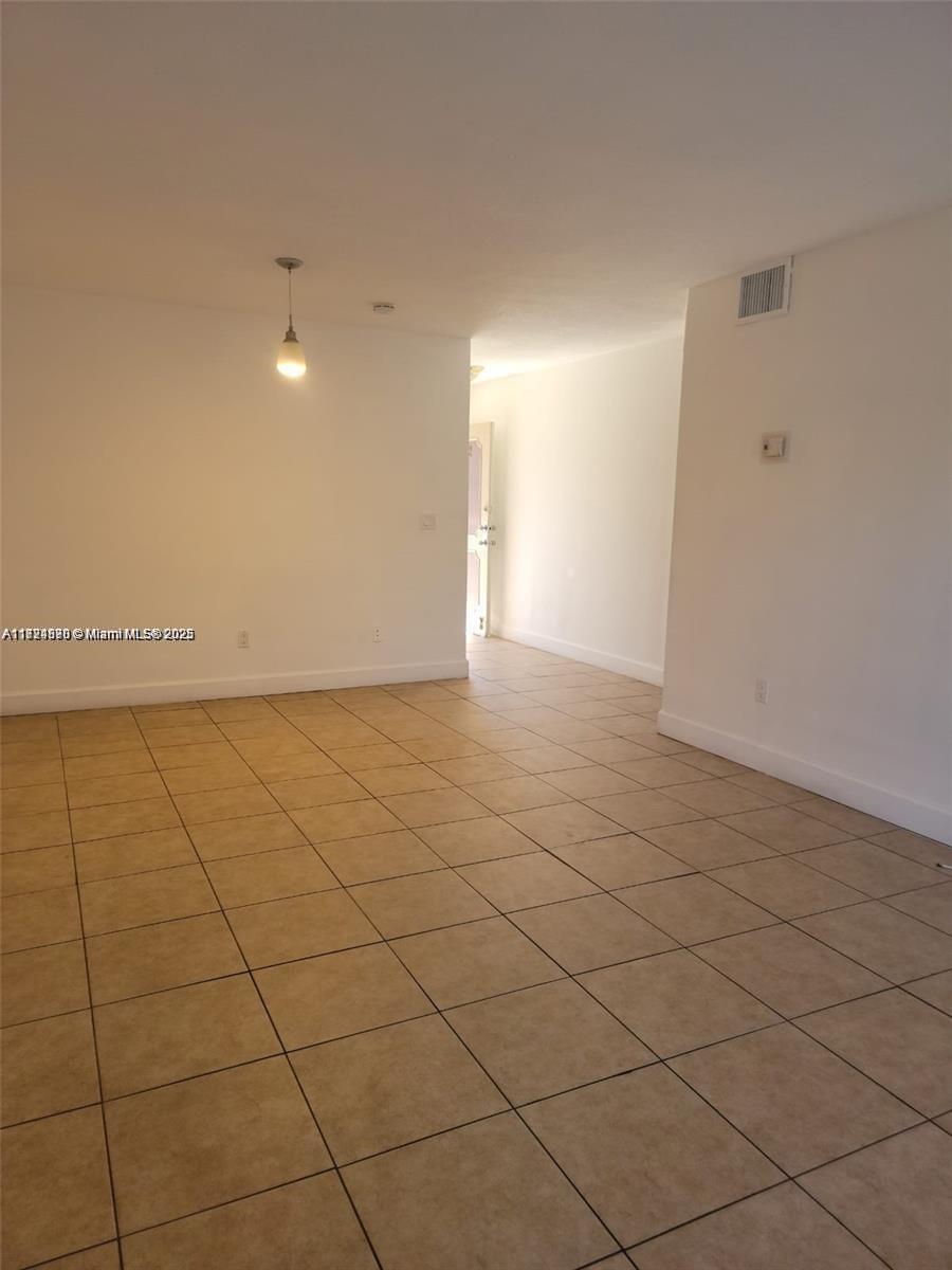 2800 Nw 56th Ave B202 Property Photo 3