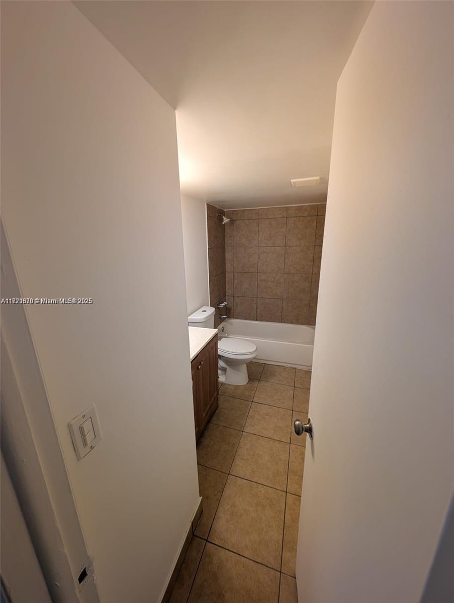2800 Nw 56th Ave B202 Property Photo 6