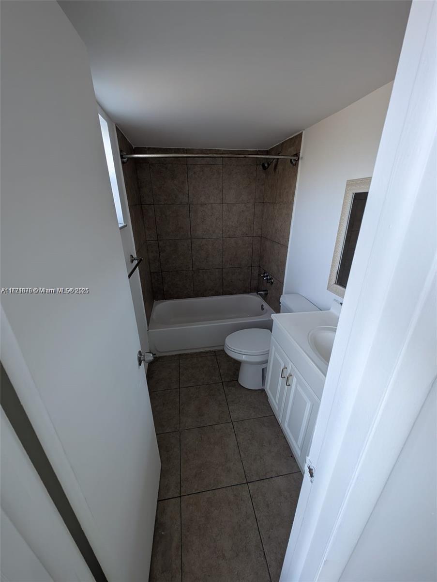 2800 Nw 56th Ave B202 Property Photo 10