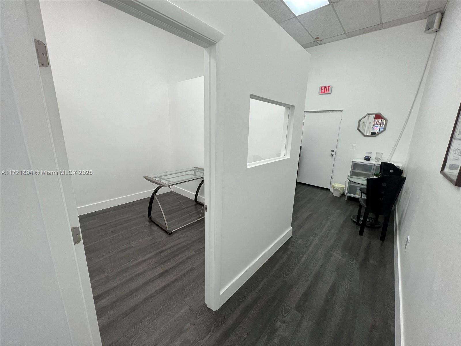 1710 W 68th St B Property Photo 1