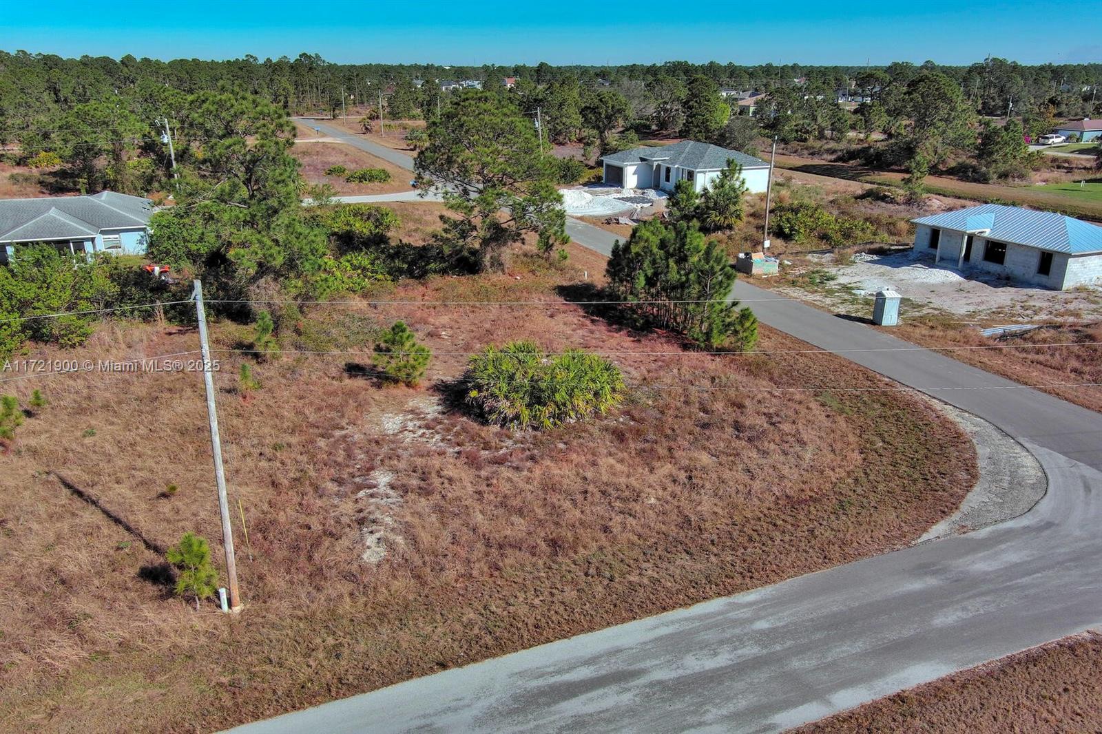 733 Bumby St E Property Photo 6