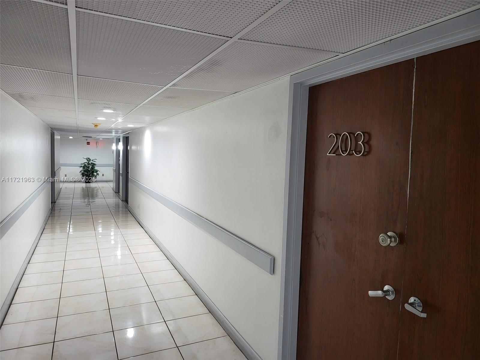 13499 Biscayne Blvd Cu203 Property Photo 2