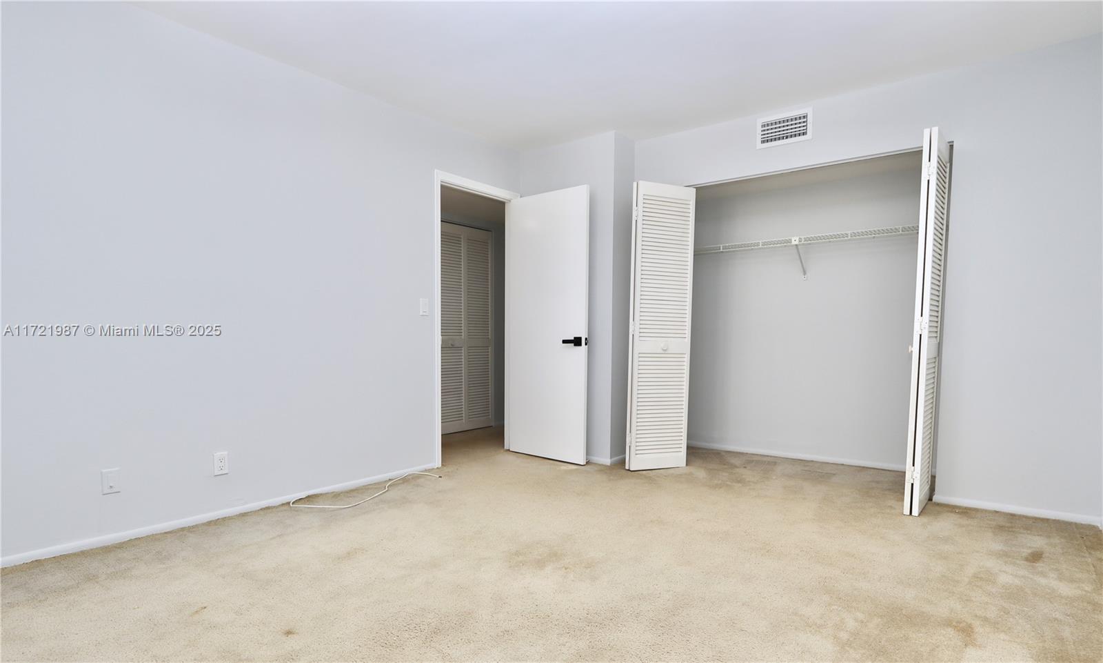 2401 S Ocean Dr 1003 Property Photo 17