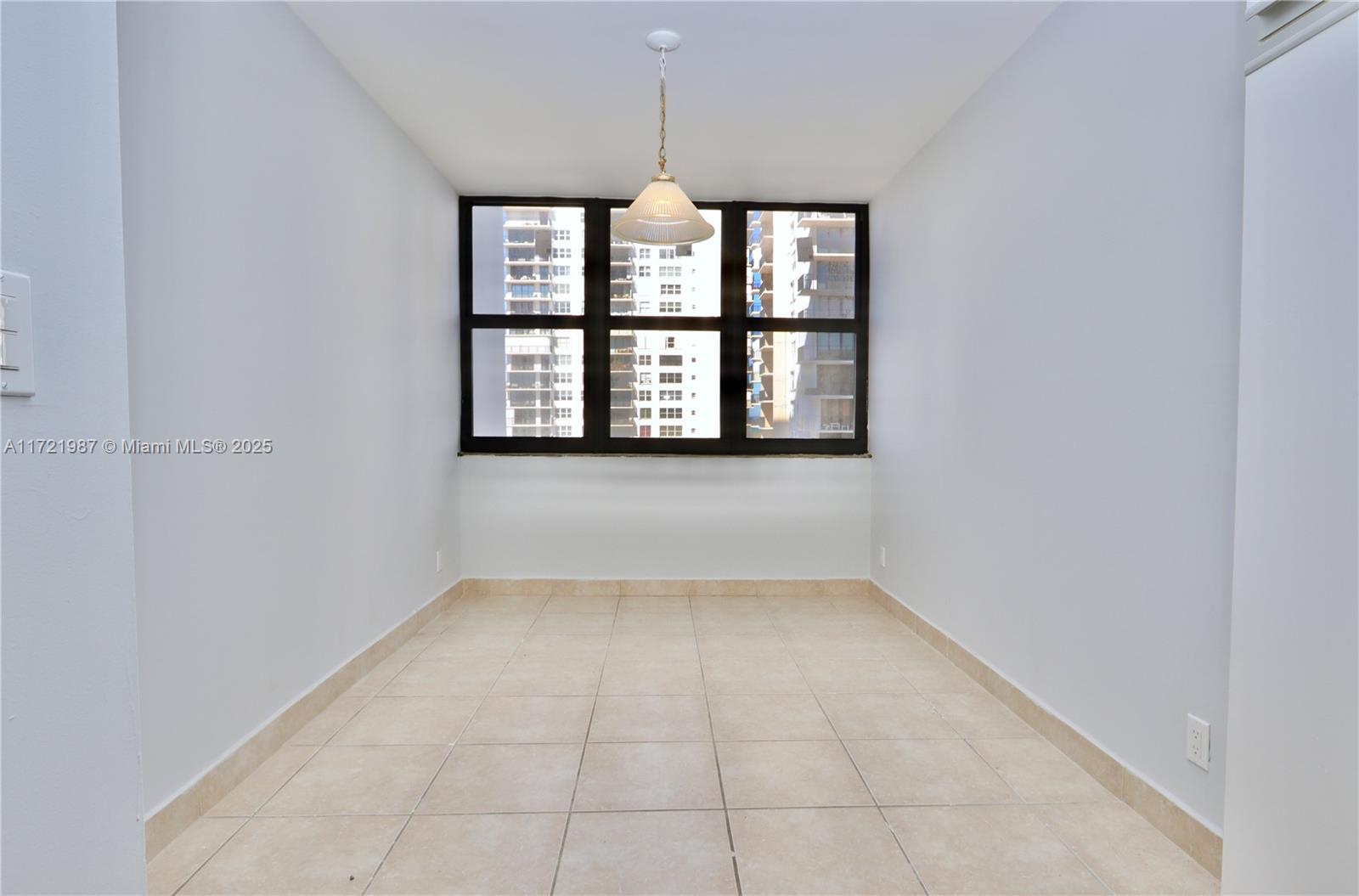 2401 S Ocean Dr 1003 Property Photo 18