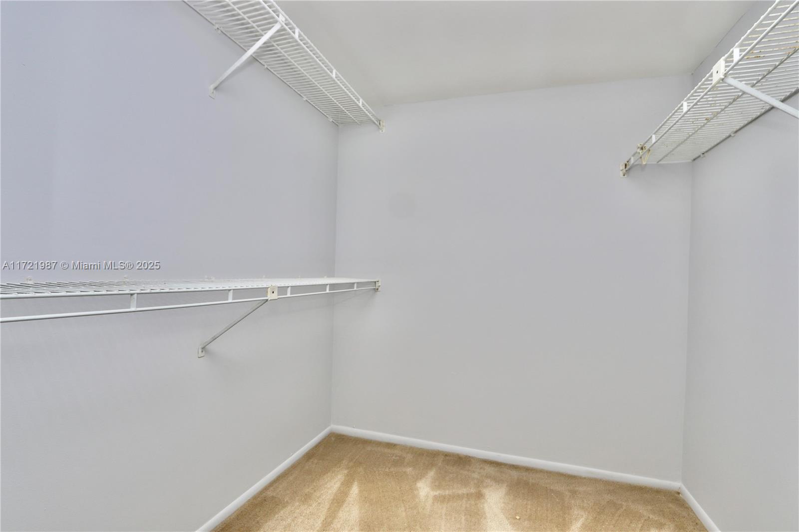 2401 S Ocean Dr 1003 Property Photo 28